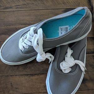 New with tags Airwalk sneakers size 7